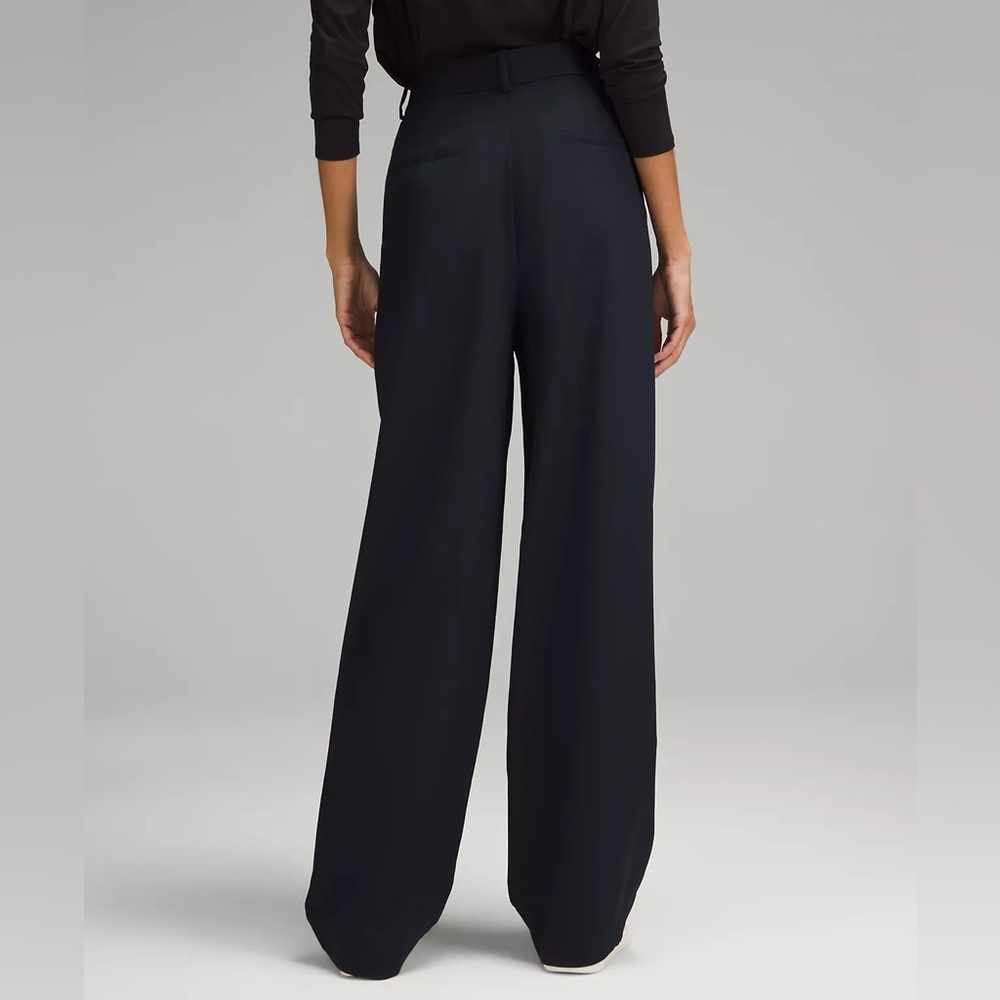 Pleat-Front High-Rise Trouser *Regular - Picture 3 of 8